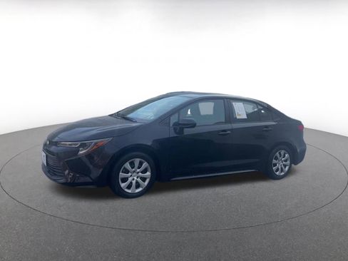 Used 2025 Toyota Corolla LE image 8