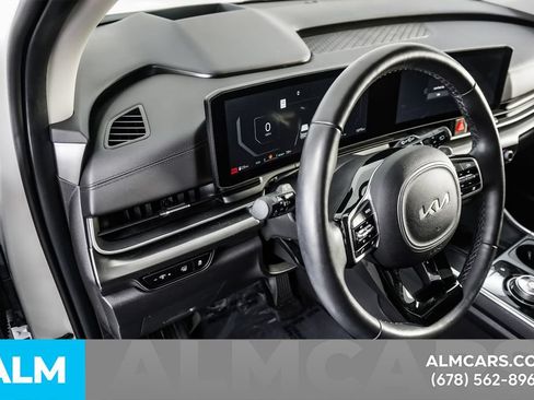 Used 2025 Kia Carnival SX Prestige FWD image 37