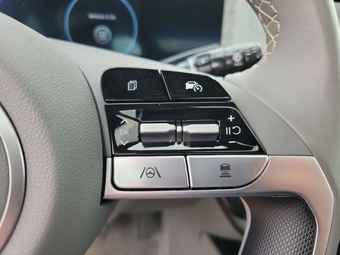 Used 2025 Hyundai Elantra SEL image 21