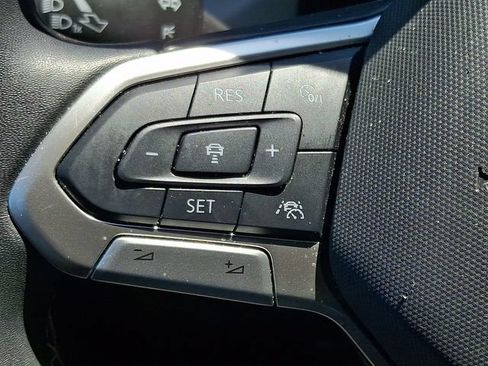 Used 2024 Volkswagen Taos SE AWD/4WD image 20