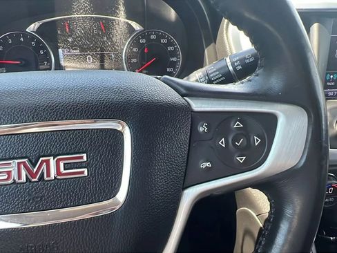 Used 2017 GMC Acadia SLE image 17