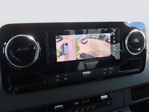 Used 2024 Mercedes-Benz Sprinter 2500 image 37
