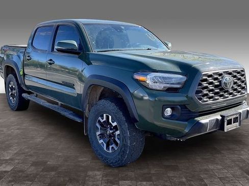 Used 2022 Toyota Tacoma TRD Off-Road AWD/4WD image 2