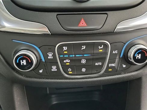 Used 2019 Chevrolet Equinox LT w/ Driver Convenience Package image 42