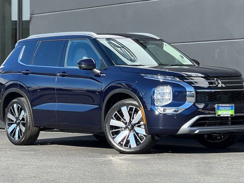 New 2026 Mitsubishi Outlander SEL FWD image 3