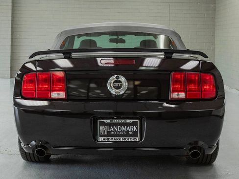 Used 2005 Ford Mustang GT RWD image 30