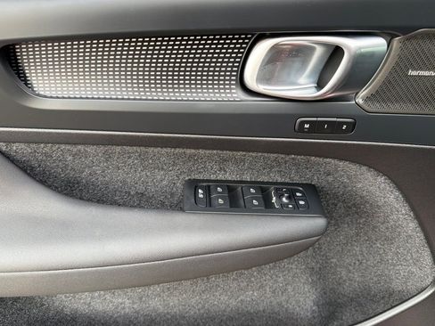 Used 2025 Volvo XC40 B5 Ultra w/ Climate Package image 11