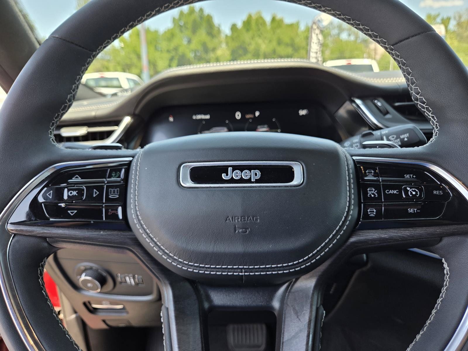 Used 2023 Jeep Grand Cherokee L Overland w/ Rear Seat Video Group I AWD/4WD image 23