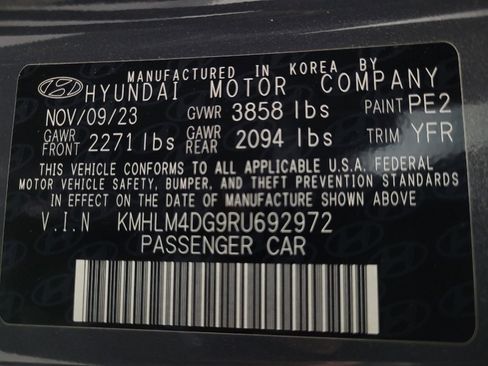 Used 2024 Hyundai Elantra SEL FWD image 33