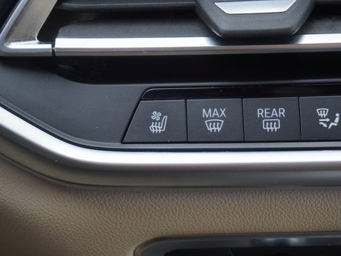 Used 2019 BMW X5 xDrive50i w/ M Sport Package image 38