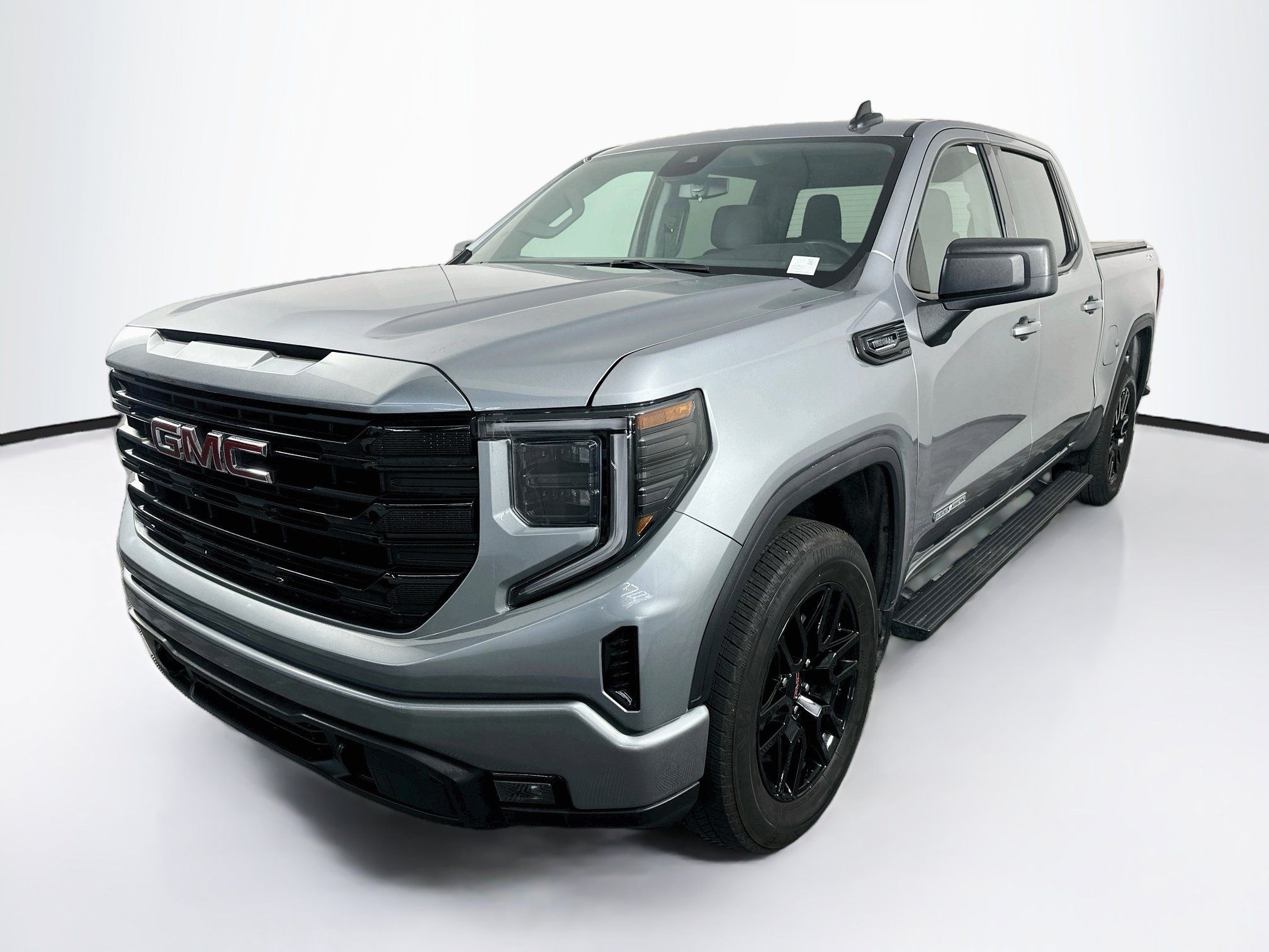 Used 2025 GMC Sierra 1500 Elevation AWD/4WD image 3