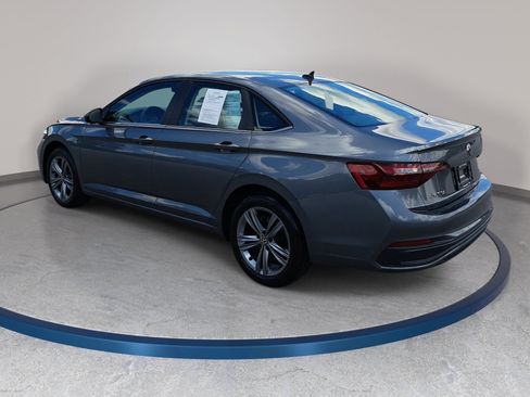 Used 2024 Volkswagen Jetta SE FWD image 7