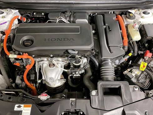 Used 2023 Honda Accord Touring image 9