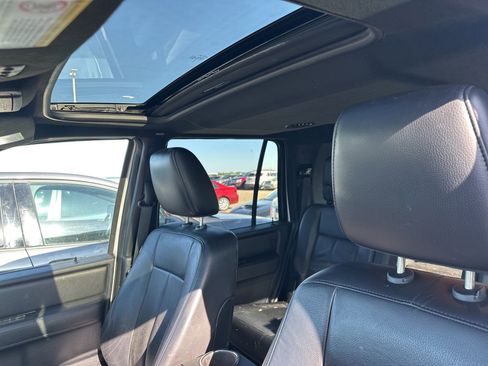 Used 2015 Ford Expedition Limited w/ Equipment Group 301A AWD/4WD image 5