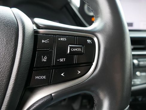 Used 2024 Lexus ES 300h w/ Accessory Package (Z2) image 15