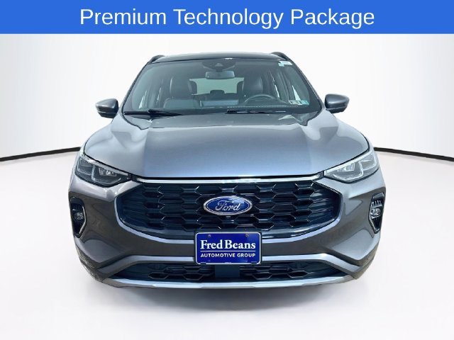 Certified 2023 Ford Escape ST-Line Elite w/ Premium Technology Package AWD/4WD image 2
