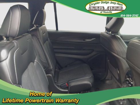 New 2025 Jeep Grand Cherokee L Laredo image 27