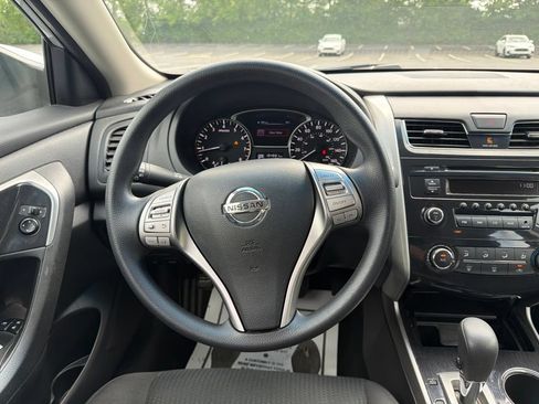 Used 2014 Nissan Altima 2.5 S FWD image 12