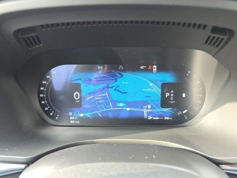 Certified 2025 Volvo XC60 B5 Plus image 32