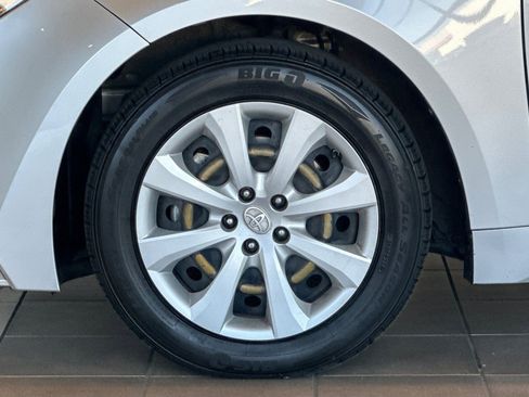 Used 2020 Toyota Corolla LE image 23