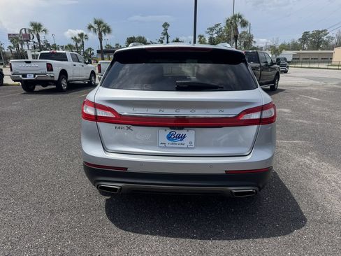 Used 2018 Lincoln MKX Premiere FWD image 3