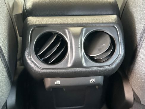Used 2024 Jeep Gladiator Sport AWD/4WD image 13