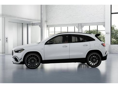 New 2026 Mercedes-Benz GLA 35 AMG 4MATIC image 35