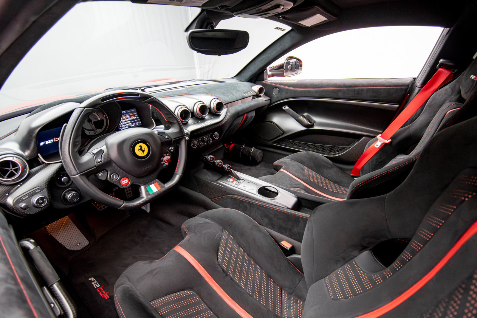 Used 2017 Ferrari F12tdf RWD image 10