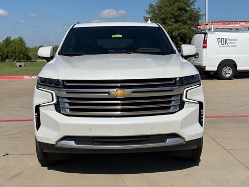 Used 2023 Chevrolet Suburban High Country AWD/4WD image 2