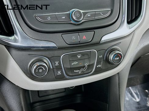 Used 2022 Chevrolet Equinox LS FWD image 22