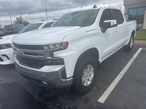 Used 2019 Chevrolet Silverado 1500 LT w/ Convenience Package AWD/4WD image 1