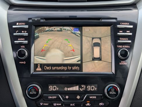 Used 2019 Nissan Murano SV w/ Premium Package image 3