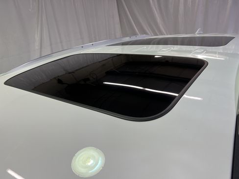 Certified 2023 Buick Enclave Essence w/ Experience Buick Package FWD image 16
