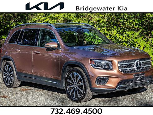 Used 2023 Mercedes-Benz GLB 250 4MATIC image 1