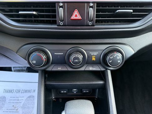 Used 2022 Kia Forte Sedan image 21