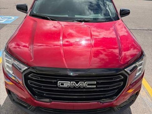 Used 2023 GMC Terrain SLE w/ Driver Convenience Package AWD/4WD image 2