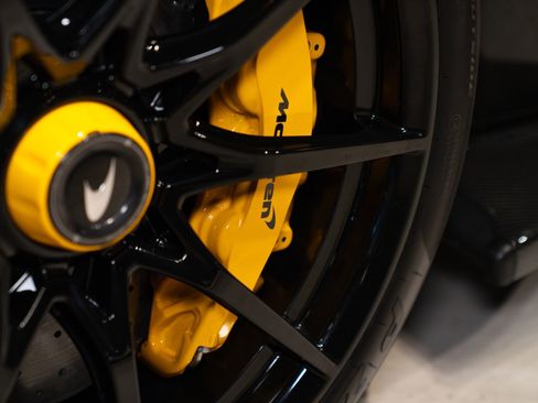 Used 2019 McLaren Senna RWD image 20