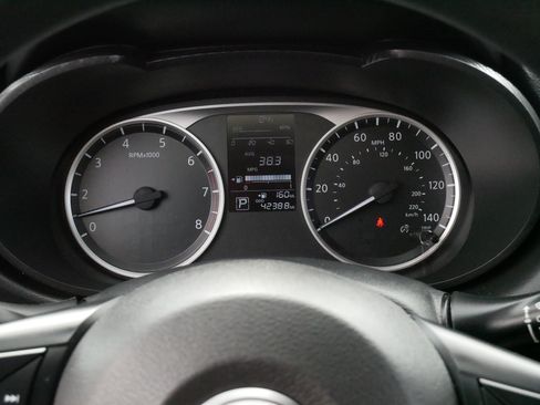 Used 2024 Nissan Versa S w/ Trunk Package FWD image 21
