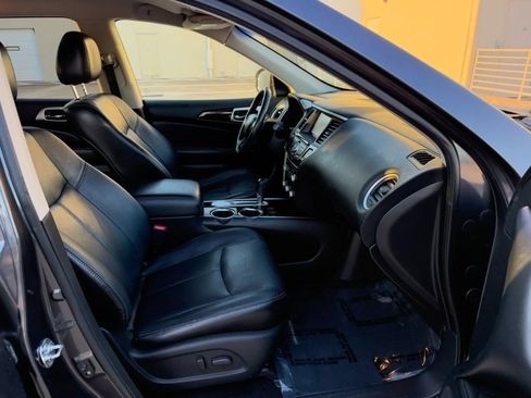 Used 2014 Nissan Pathfinder SL FWD image 17