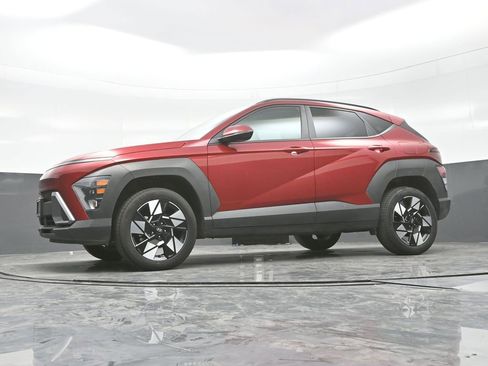 Used 2025 Hyundai Kona SEL AWD/4WD image 30