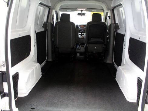 Used 2019 Nissan NV200 S w/ Back Door Glass Package image 25