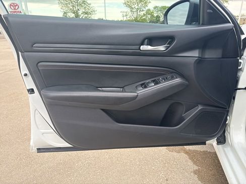 Used 2019 Nissan Altima 2.5 SR w/ SR Premium Package FWD image 18