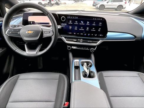 Used 2024 Chevrolet Equinox EV LT image 22