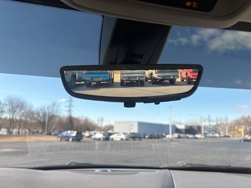 Used 2025 Cadillac XT5 Premium Luxury image 15