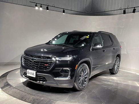 Used 2023 Chevrolet Traverse RS image 8