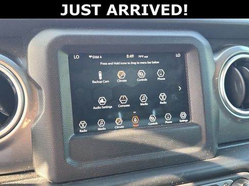 Used 2021 Jeep Wrangler Unlimited Sahara AWD/4WD image 16