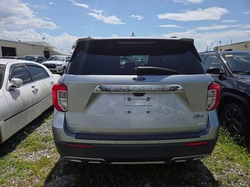 Used 2020 Ford Explorer XLT w/ Equipment Group 202A RWD image 5