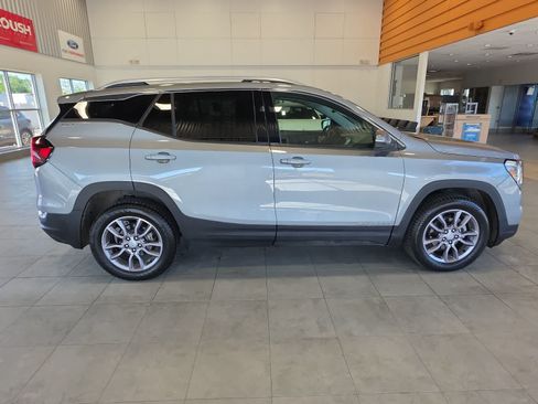 Used 2023 GMC Terrain SLT w/ Infotainment Package II AWD/4WD image 6