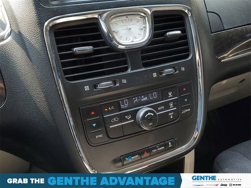 Used 2011 Chrysler Town & Country Touring image 17