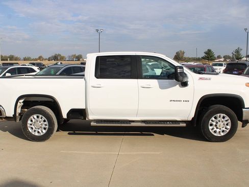 Used 2021 Chevrolet Silverado 2500 LT w/ Z71 Off-Road Package AWD/4WD image 4
